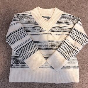 Women’s Abercrombie & Fitch sweater